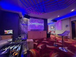 Seogwipo’s Elite Karaoke Scene: Upscale Rooms with Volcanic Vibes